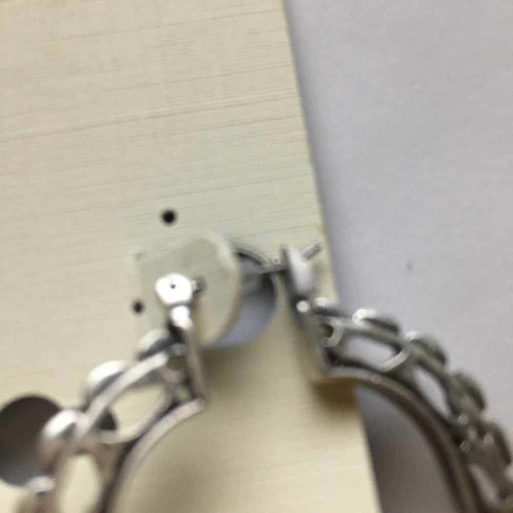 NWT LUCKY SILVER CUT OUT HOOP EARRINGS - Picture 5 of 8